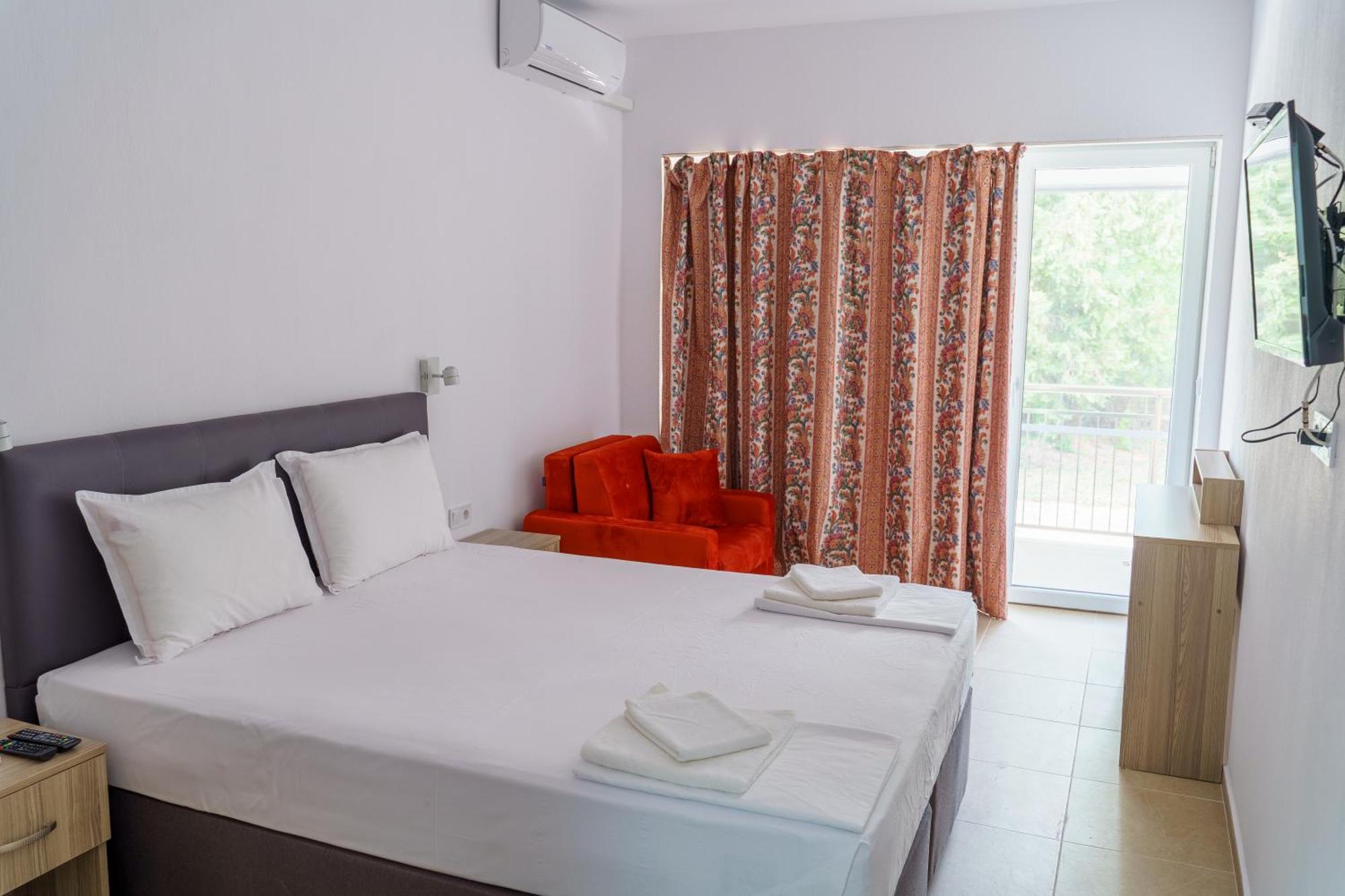 Hotel Navi Shabla Exterior foto